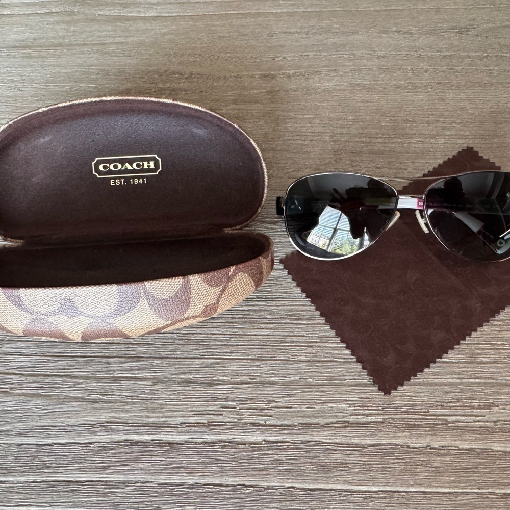 COACH Women's Brown Signature Aviator Sunglasses with Case & cloth